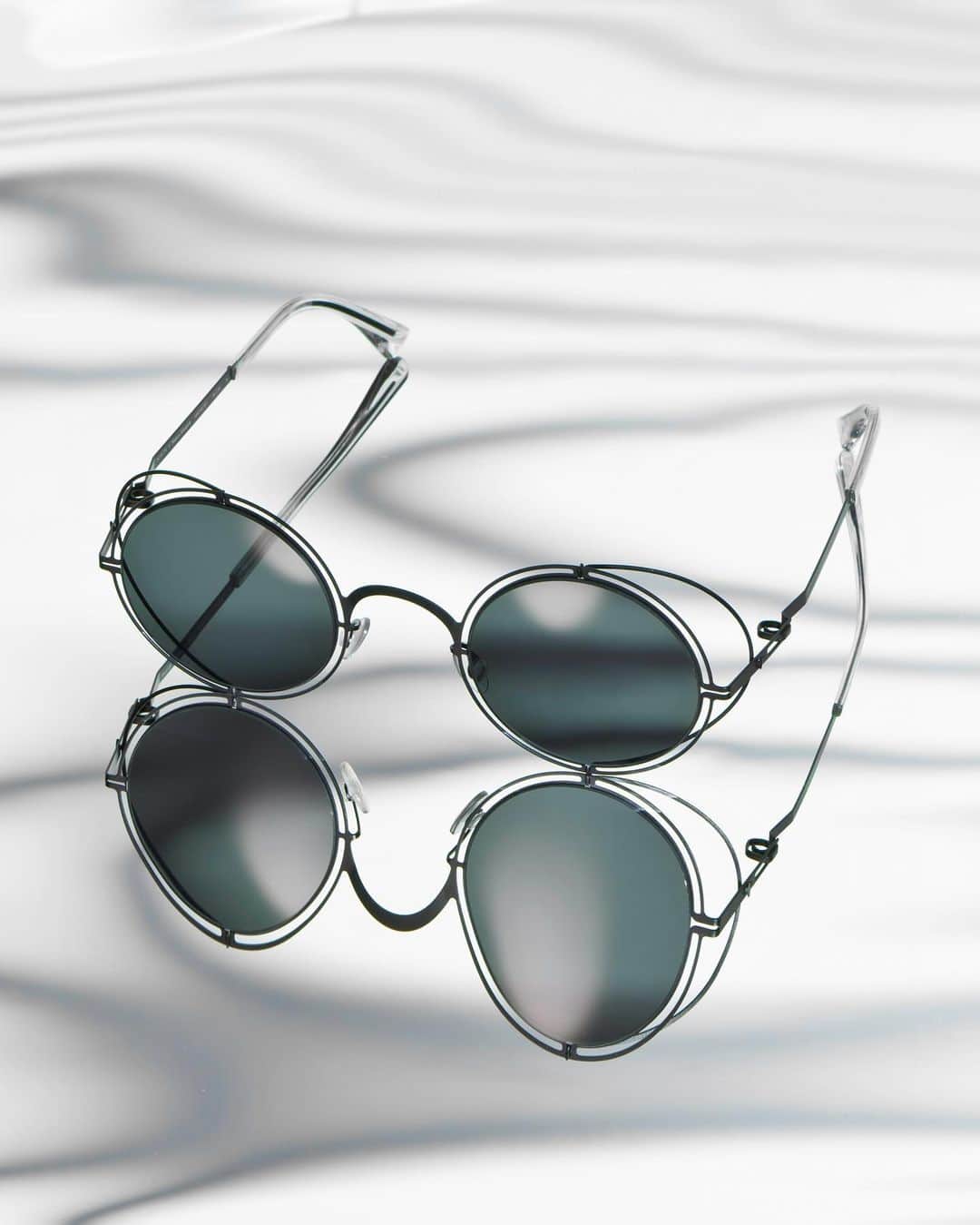 MYKITAさんのインスタグラム写真 - (MYKITAInstagram)「The handcrafted stainless steel artistry of sunglass model MMCRAFT001 by MYKITA + MAISON MARGIELA.  Photography by @cristiancandamill ___ #mykita #mykitamargiela #maisonmargiela #sunglasses」1月29日 6時46分 - mykitaofficial