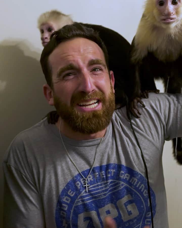 Dude Perfectのインスタグラム：「BLOOPER TIME. Our new YouTube channel just hit 1 Million subs! 🥳 Subscribe to Dude Perfect Plus so you don’t miss bloops, deleted scenes, Ty getting peed on by a monkey and more from every video! 🐒🤣 (link in bio)」