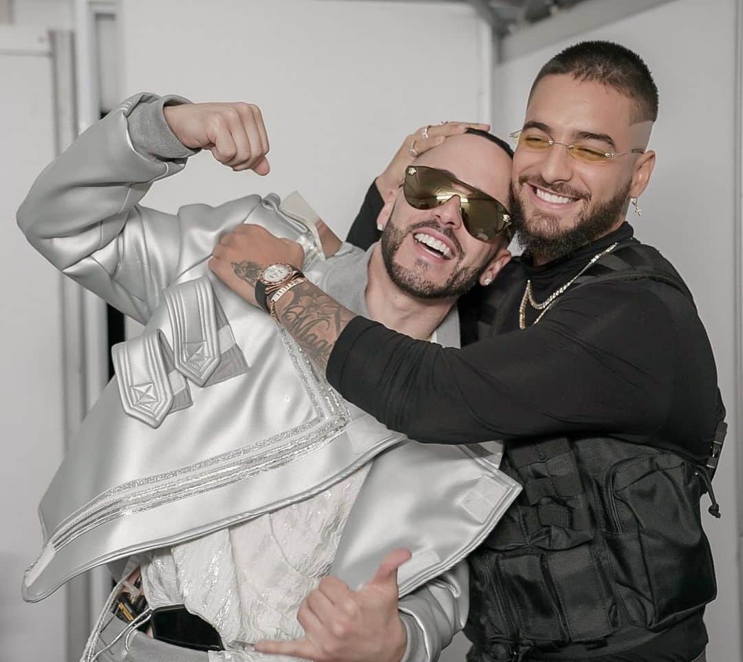ヤンデルのインスタグラム：「Feliz cumpleaño juancho @maluma salud y vida que pases un lindo dia TQM☀️🎉🎊🎉🎊🎉🎊」