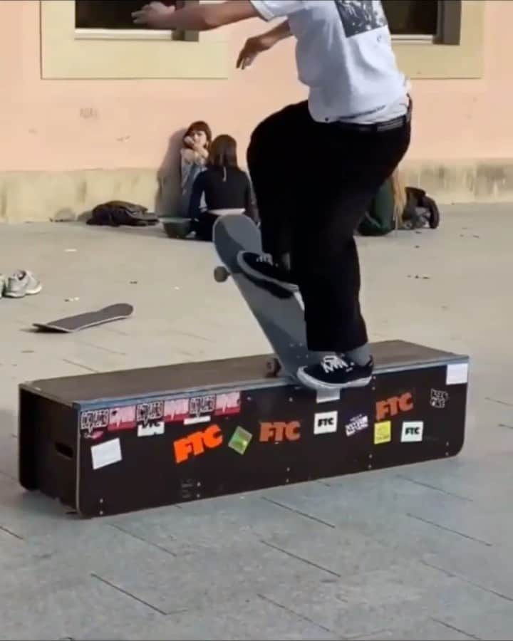 エフティーシーのインスタグラム：「🇪🇸 @ftcbarcelona steez on steez 🔥 @brayanalbarenga @arnau_truque 📹 @dreamsclips #ftc #forthecity #ftcsanfrancisco #ftcjp #ftcbarcelona #ftctokyo #ftcnagoya #ftcosaka」