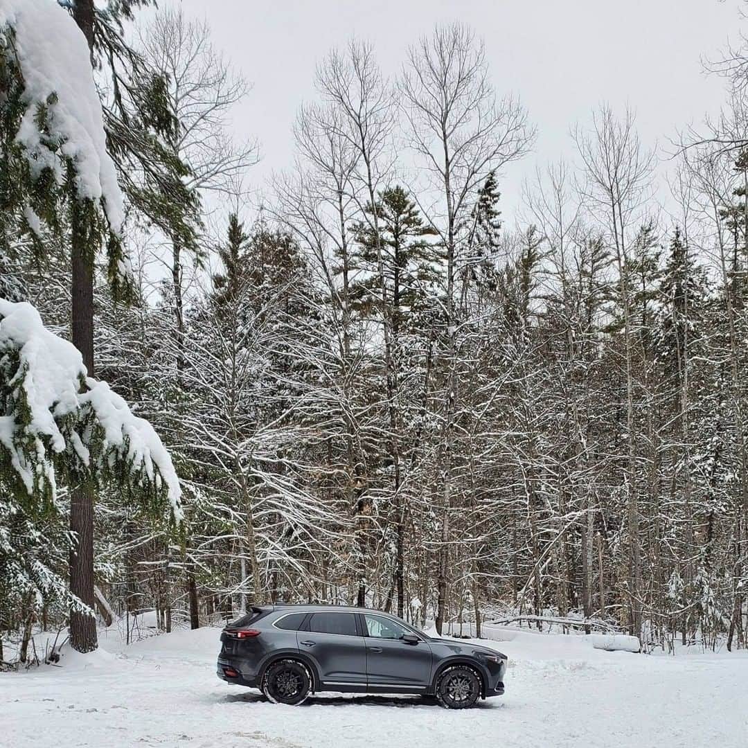 MAZDA Canadaのインスタグラム：「Be it everyday commutes or once-in-a-lifetime cross-country treks, the CX-9 pairs award-winning technology with elegant finishes and premium features for unforgettable moments behind the wheel. 📸: Jay Marshall」