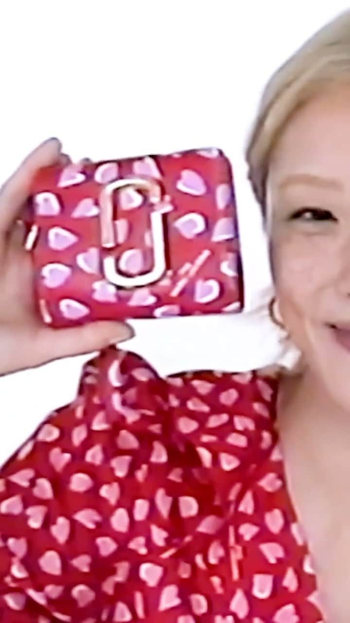 Marc Jacobsのインスタグラム：「Have a heart 💌 Shop The Valentine’s Day Gift Guide now.  Filmed by @CobeyArner  December 18, 2020 in New York City.」