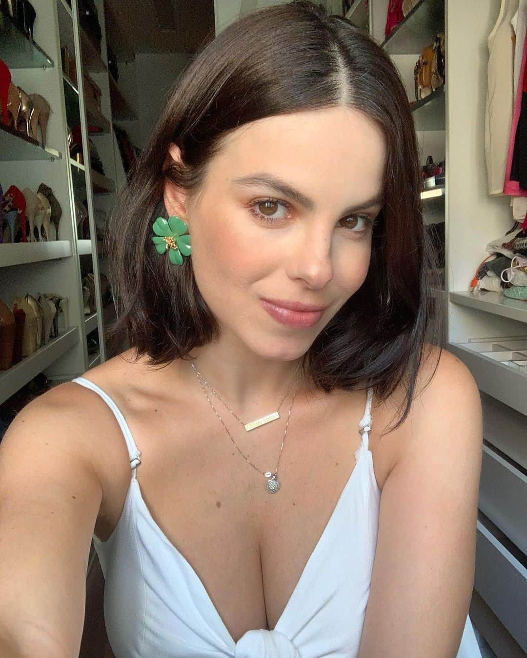ステファニー・ブリットのインスタグラム：「Uma mãe que se maquiou e achou uma luz boa não quer guerra com ninguém... 🙋🏻‍♀️」