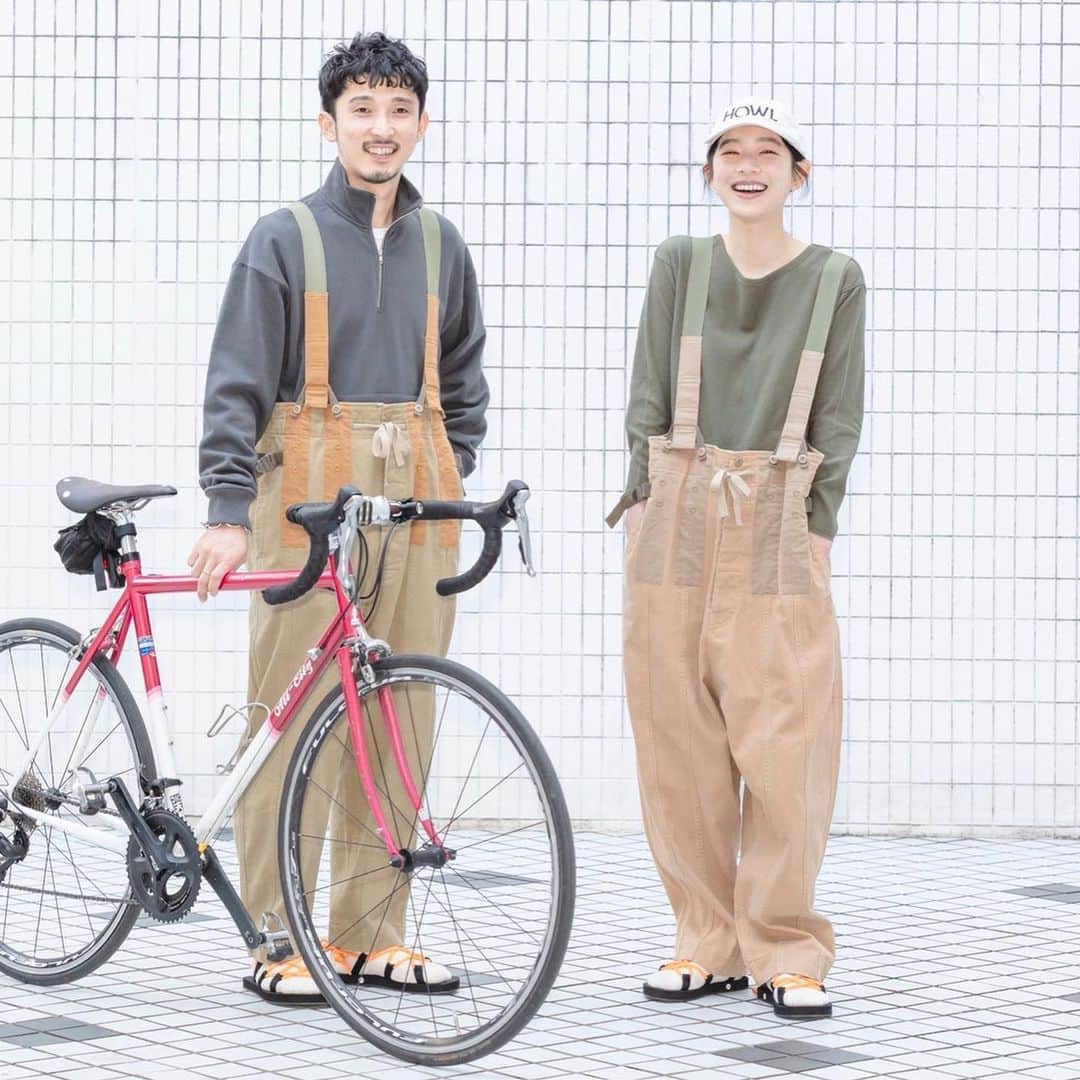 CIAOPANIC TYPYさんのインスタグラム写真 - (CIAOPANIC TYPYInstagram)「男性、女性どちらにも着て頂ける﻿ ユニセックスブランド【etsinta(エシンタ)】。﻿ 待望の21SSが立ち上がりました。﻿ ﻿ ﻿ 既存のアイテムを解体・再構築した様な、﻿ まったく新しい要素に﻿ USEDのリメイクテイストをプラス。﻿ ﻿ ﻿ 日常に華やかさを取り戻すファッションの楽しさ、﻿ 「着てみたい」と思わせる魅力あふれるコレクションで展開。﻿ ﻿ ﻿ アイテム詳細はタグから🏷﻿ @ciaopanictypy  プロフィールページ内URLからは特設サイトもご覧頂けます。﻿ ﻿ 是非ご覧ください。﻿ ﻿ ﻿ ﻿ ﻿ ﻿ ﻿ ﻿ ﻿ ﻿ ﻿ ﻿ ﻿ ﻿ #etsintä_ciaopanictypy   #ciaopanictypy #チャオパニックティピー #ティピーコーデ #ユニセックス #ユニセックスコーデ #ユニセックスブランド #ユニセックスファッション #シェア #シェアウェア #男女兼用 #レディースファッション #レディースコーデ #レディース #リメイク #fashion #fashionstyle #style #code #mensfashion #メンズファッション #メンズコーデ #サロペット #サロペットコーデ #リンクコーデ #おそろいコーデ  ﻿ ﻿」1月29日 7時57分 - ciaopanictypy