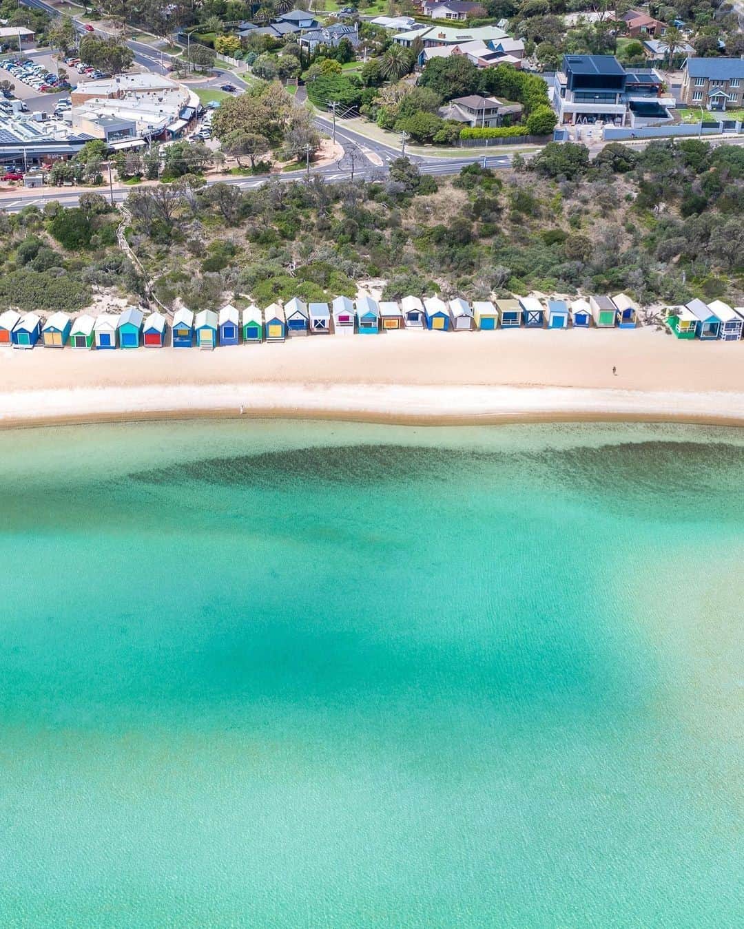 Australiaさんのインスタグラム写真 - (AustraliaInstagram)「Talk about a scenic coastline! Do you think the bathing boxes in #MountMartha know how photogenic they are? 💁 😉 @averyaerial_photography has captured the magic of this @officialmorningtonpeninsula haven to a tee. Located just over an hour from @visitmelbourne, the seaside village is the perfect low-key summer escape. Once you’ve gone in for a dip and photographed the insta-worthy colourful huts along the foreshore, head for your morning coffee at one of the local cafes like @Commonfolkcoffee, @milkbarandco and @southbeachmtmartha. #seeaustralia #visitvictoria #visitmp #HolidayHereThisYear」1月29日 19時00分 - australia