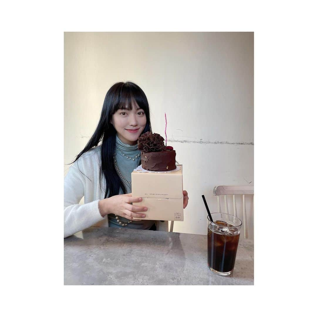 ライムさんのインスタグラム写真 - (ライムInstagram)「히히 생일은 한달동안😁」1月29日 17時28分 - hv_juhwa