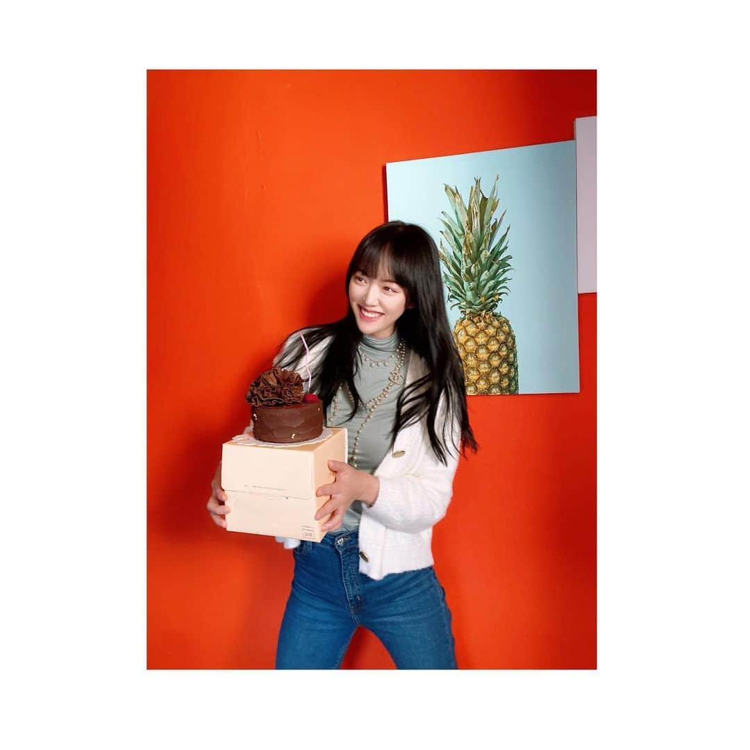 ライムさんのインスタグラム写真 - (ライムInstagram)「히히 생일은 한달동안😁」1月29日 17時28分 - hv_juhwa