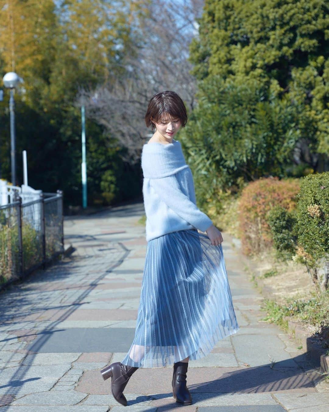 佐藤朱のインスタグラム：「スカートのレースと 太陽光の相性が良きでした〜💎✨ #PlatinumFLASH  #オフショット」