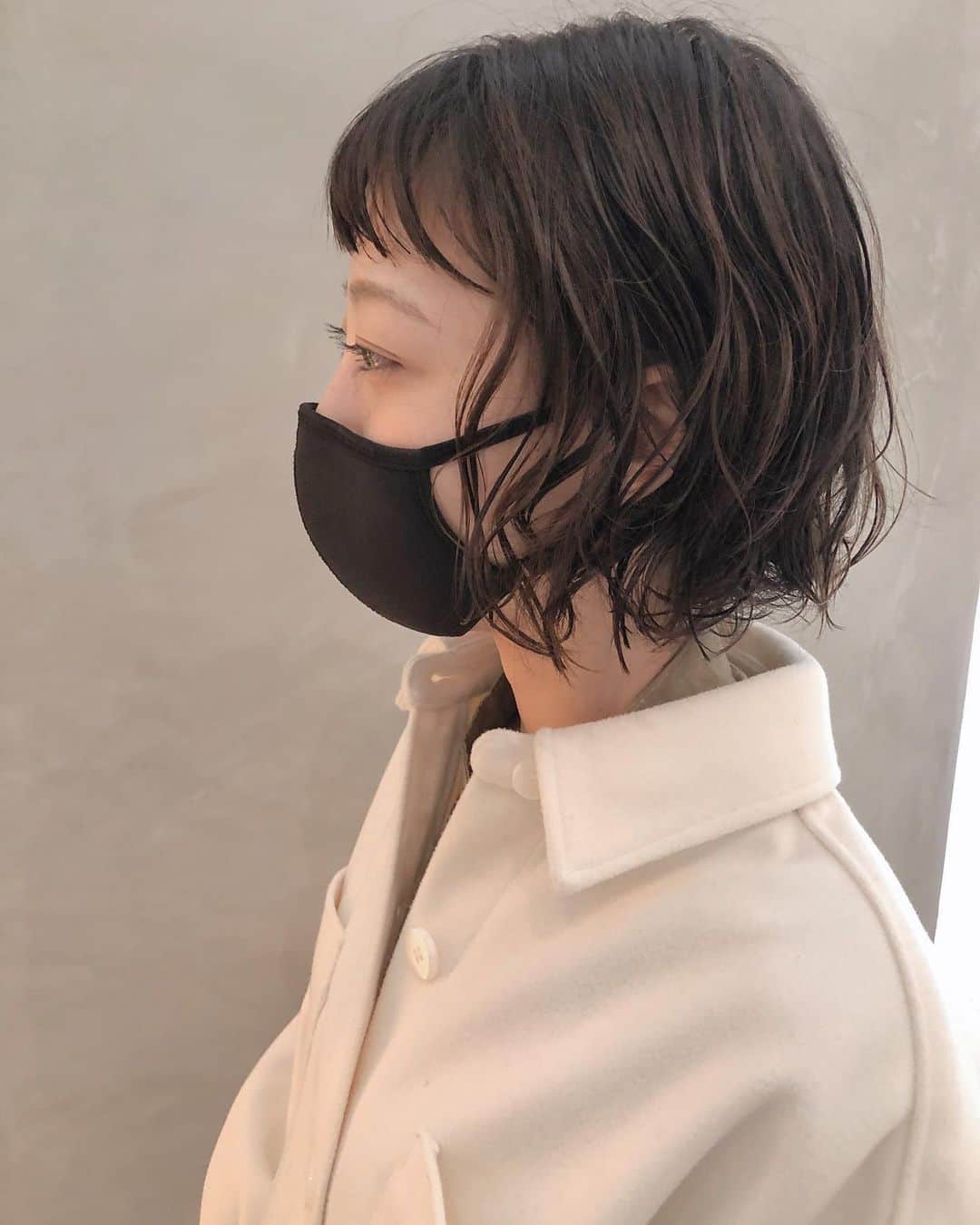 野々口祐子のインスタグラム：「ショートバングにゆるパーマ🤍 #nono_hair #syan_tokyo  #ボブパーマ #ショートバング」