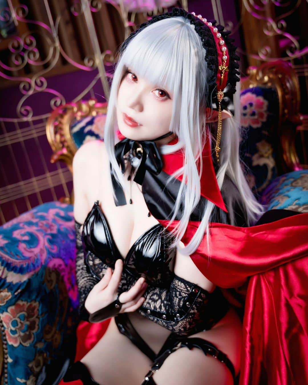 赤木クロのインスタグラム：「ヴァンパイア🧛‍♀️  #anime #animegirl #animejapan #animeworld #japan #japanesegirl #日本 #サブカル #漫画 #comic #cos #cosplay #cosplayer #cosplaygirl #cosplayers #コスプレ #コスプレイヤー」