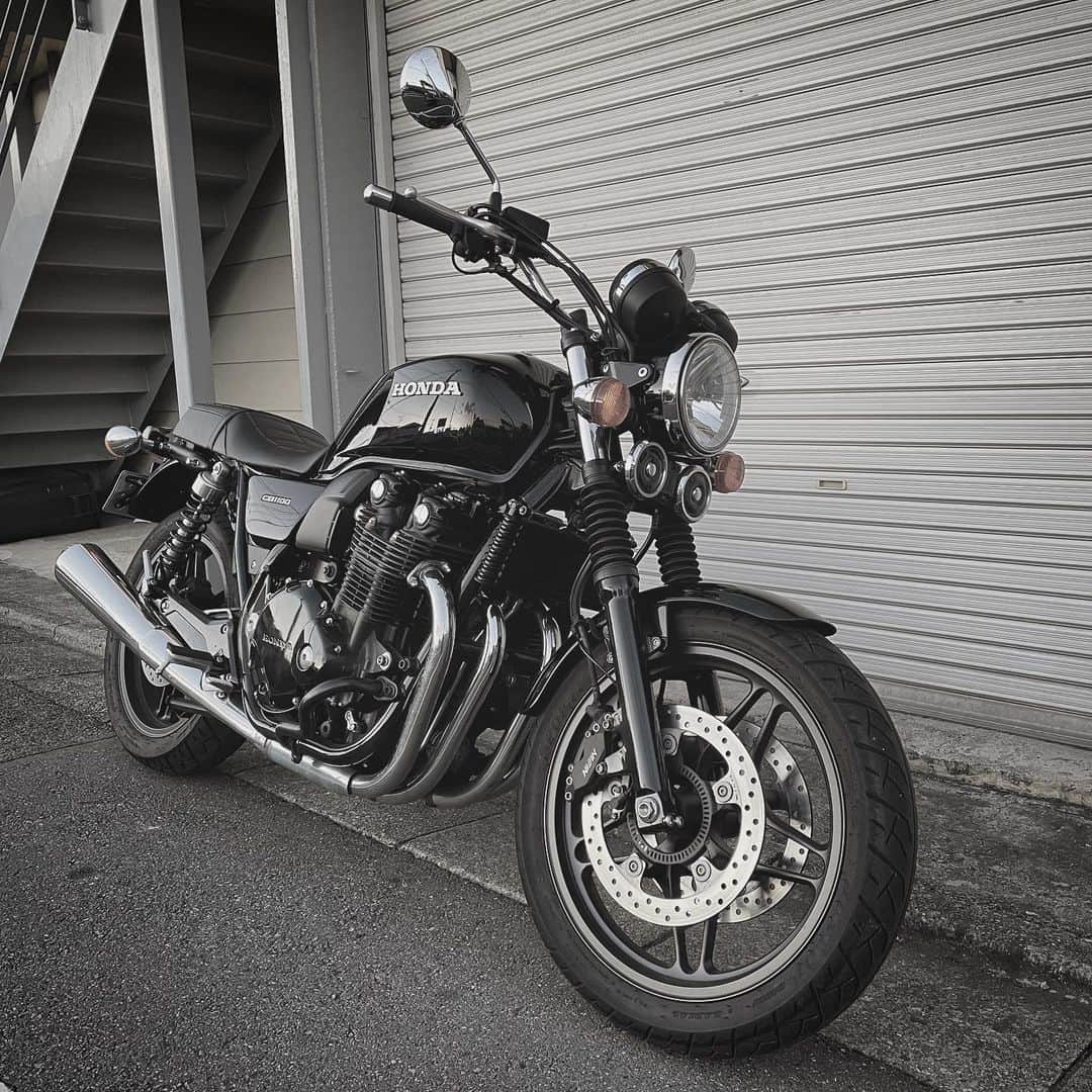 浅野忠信のインスタグラム：「#cb1100 #honda」