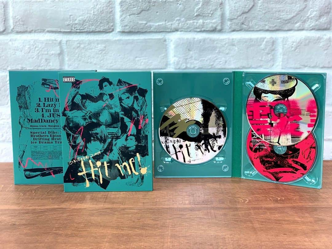 学芸大青春さんのインスタグラム写真 - (学芸大青春Instagram)「2/24 発売 #学芸大青春　 Mini Album 'Hit me !' Type A CD + 漂流兄弟Bluray ＋ 漂流兄弟Voice Drama ※ #浅沼晋太郎 さん参加  アニメイトとセブンネットショッピング、学芸大青春ecサイト で予約受付中❗️ #じゅねす」1月29日 18時12分 - g.junes_official