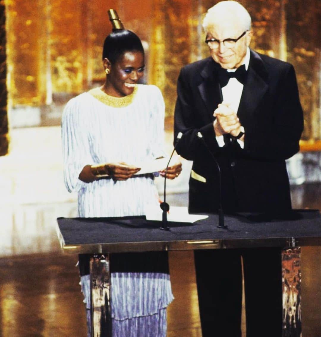 ジョヴァンカさんのインスタグラム写真 - (ジョヴァンカInstagram)「🙏🏽🙏🏽 QUEEN CICELY TYSON YOU WILL BE MISSED!!! 🥲🙏🏽🙏🏽  I think I secretly actually thought she would live forever.. Not just her legacy, she, herself.. in flesh. 96 years of being exceptional: She who paved the way and gave so many woman of color a voice, a face, value, perspective, inspiration, hope and reasons to be PROUD!!!   What an example. And what an Icon (and human after all..) ❤️ In God’s arms, rest in prace 🙏🏽 #96 #cicelytyson #actress #andsomuchmore」1月29日 18時28分 - giovancamusic