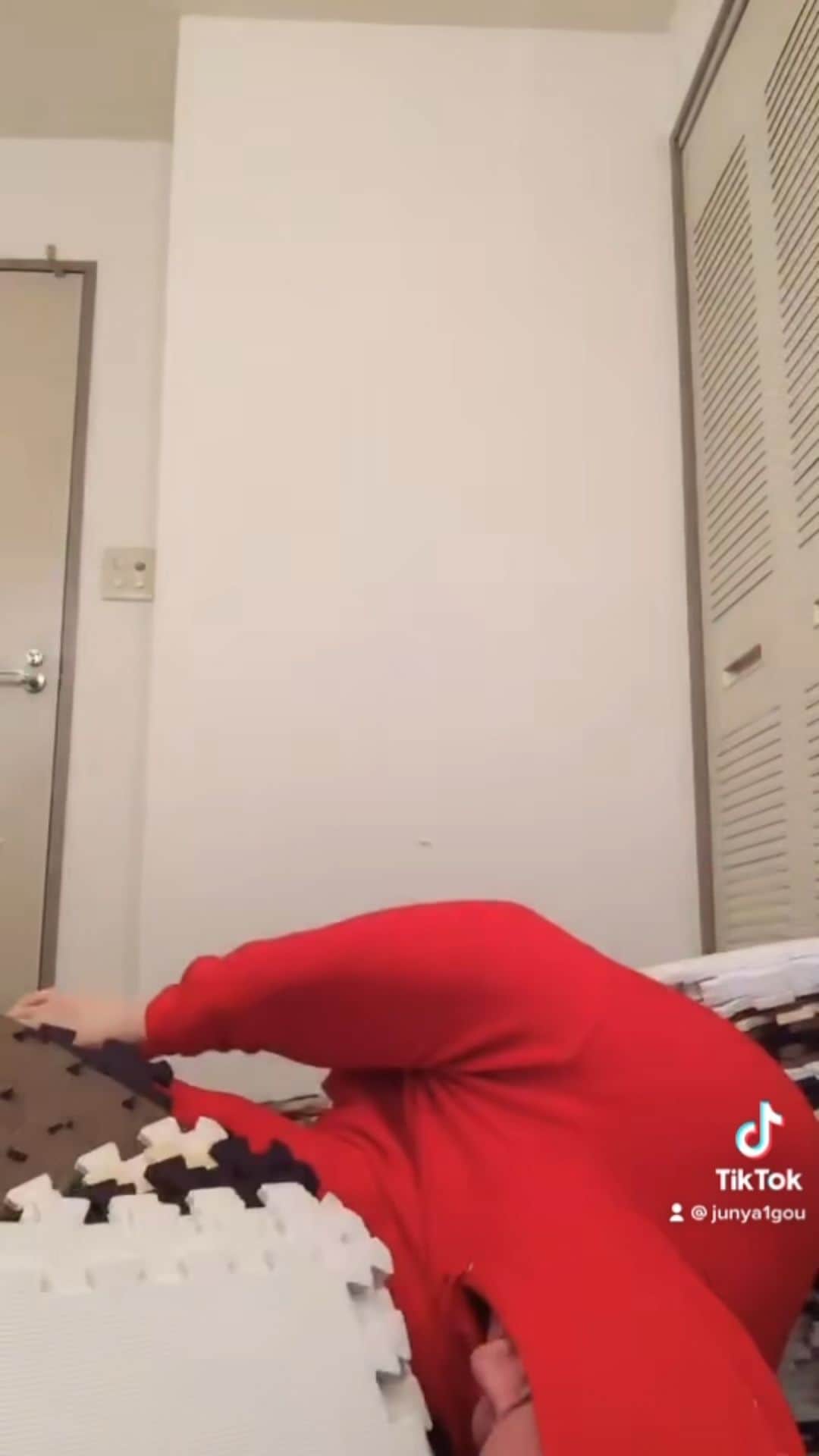 のインスタグラム：「HOODIE CHALLENGE パーカーチャレンジ」