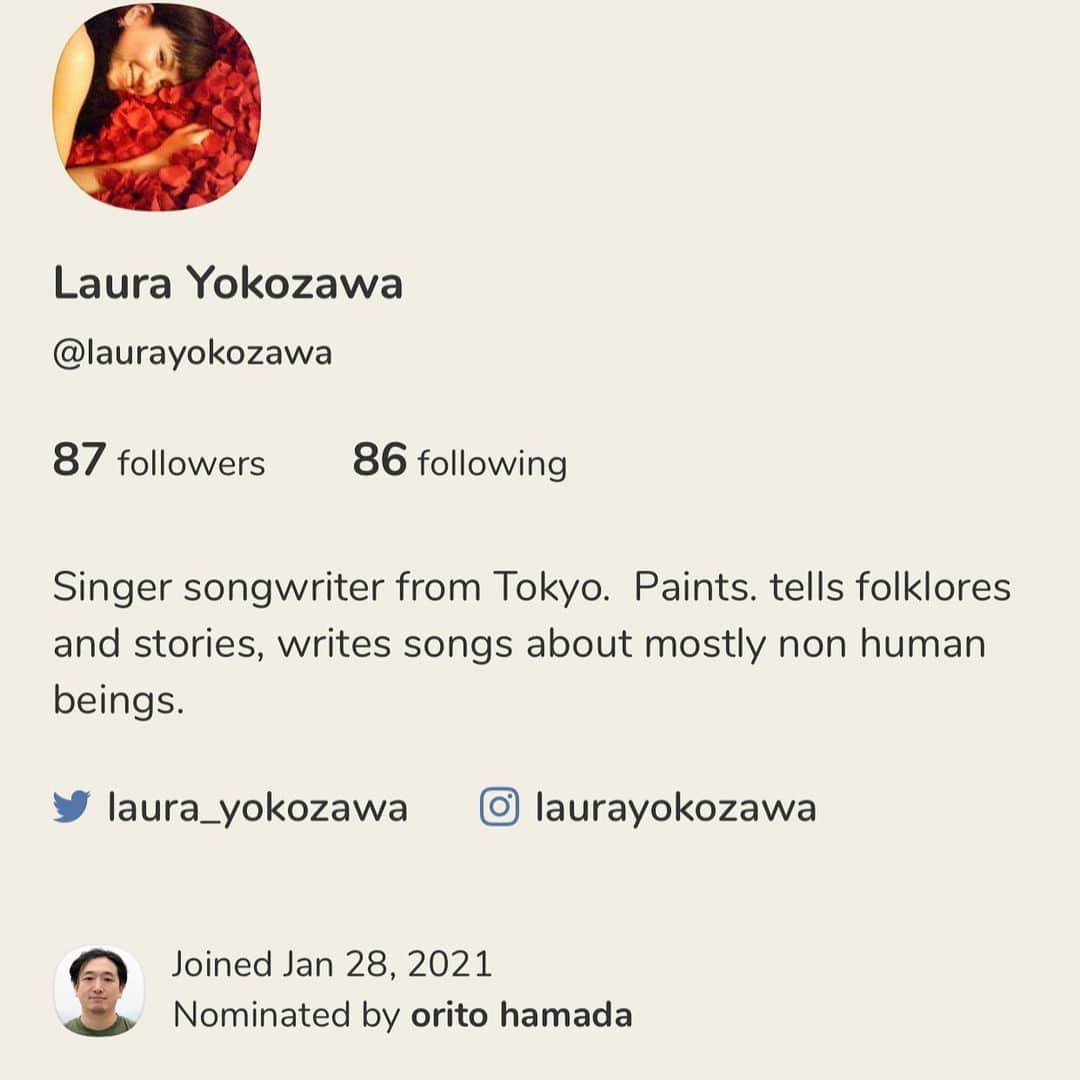 横沢ローラのインスタグラム：「フォローしてー！ なんか待ち合わせとかなく、通りすがりの好きな人とぽわっと会話して、通りすがりの好きな人がまた現れて、 みたいなの感じで楽しい。  しかし去りづらい。 そしてやるはずだったことを三つほど飛ばしてしまった、きけん。 #clubhouse」