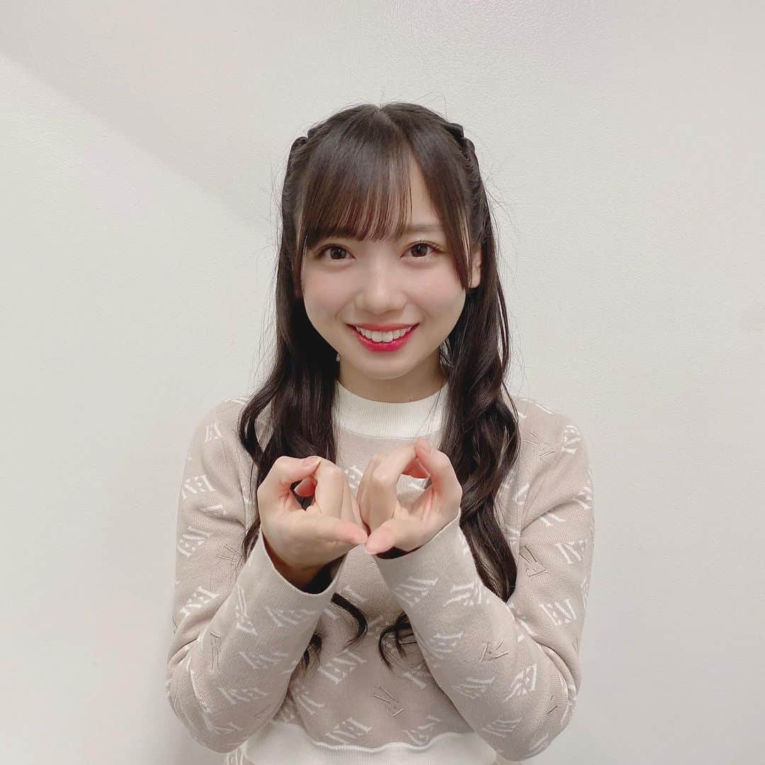 齊藤京子さんのインスタグラム写真 - (齊藤京子Instagram)「きょんこから皆さんへ 感謝のメッセージと写真が届きました🥳  「Instagramをご覧の皆さんいつもありがとうございます😊♡ きょんこハートです💓」  優しい上にとんでもなく可愛い、とっておきの恋人です😇  #齊藤京子1st写真集  #とっておきの恋人 #齊藤京子 #日向坂46 #きょんこしか勝たん  #国民的彼女 #kyonstagram 👸💕  📢ご購入はプロフィールのリンクから」1月29日 18時47分 - kyoko1st