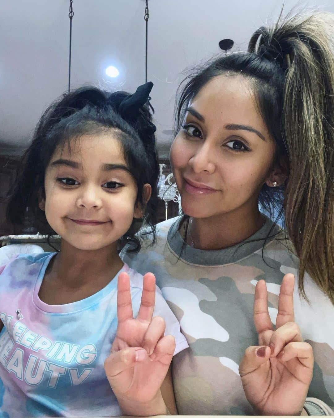 ニコール・ ポリッツィのインスタグラム：「My little mawma, best friend for life & Twinnie 🙏🏽」