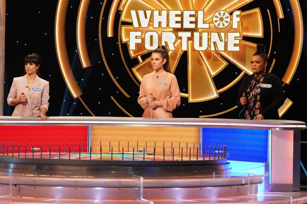アメリカン・ブロードキャスティング・カンパニーのインスタグラム：「These ladies have got their game faces on tonight. An all-new episode of #CelebrityWheelOfFortune starts right NOW! 💥」