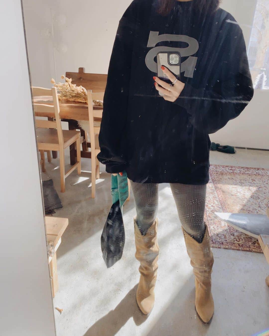 堀舞紀のインスタグラム：「🥸 . . . #todays #outfit  . . . . 寒そうだな〜 今日も🥸🥸🥸」
