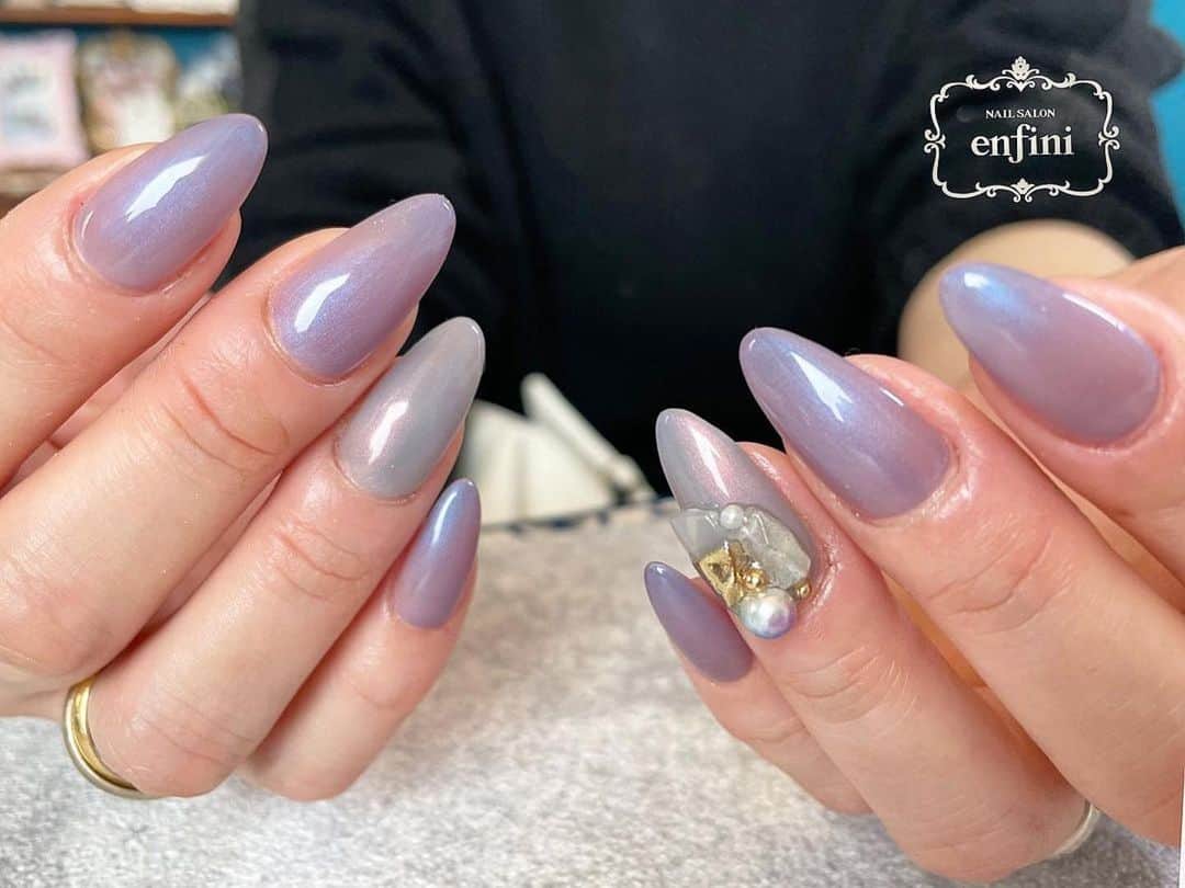 initygel_officialさんのインスタグラム写真 - (initygel_officialInstagram)「永山先生👩‍🏫 @nailsalon_enfini   大人気のオリオンコレクションを使用してくださった作品💜 パール感が上品で本当に素敵✨  毎回とってもキレイな作品ありがとうございます🥺  #Repost @nailsalon_enfini ・・・ simple*  オリオンコレクションの2色ワンカラー✨  このパール感が上品で素敵☺︎  使用カラー @initygel_official  OO-07/08  #nail#gelnail#nailart#ネイル#ネイルアート#ジェルネイル#ジェルアート#ネイルデザイン#手描きアート#ジェル#指甲#ネイルサロン#nailsalon#instanail#札幌#enfini#アンフィニ#젤네일#네일#大人ネイル#nailist#オフィスネイル#トレンドネイル#initygel #アイニティジェル#冬ネイル#秋ネイル#ワンカラーネイル#ブルーネイル」1月29日 10時23分 - initygel_official