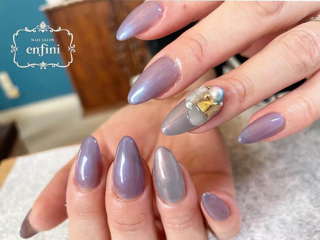 initygel_officialさんのインスタグラム写真 - (initygel_officialInstagram)「永山先生👩‍🏫 @nailsalon_enfini   大人気のオリオンコレクションを使用してくださった作品💜 パール感が上品で本当に素敵✨  毎回とってもキレイな作品ありがとうございます🥺  #Repost @nailsalon_enfini ・・・ simple*  オリオンコレクションの2色ワンカラー✨  このパール感が上品で素敵☺︎  使用カラー @initygel_official  OO-07/08  #nail#gelnail#nailart#ネイル#ネイルアート#ジェルネイル#ジェルアート#ネイルデザイン#手描きアート#ジェル#指甲#ネイルサロン#nailsalon#instanail#札幌#enfini#アンフィニ#젤네일#네일#大人ネイル#nailist#オフィスネイル#トレンドネイル#initygel #アイニティジェル#冬ネイル#秋ネイル#ワンカラーネイル#ブルーネイル」1月29日 10時23分 - initygel_official