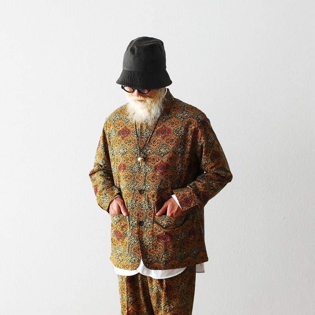wonder_mountain_irieさんのインスタグラム写真 - (wonder_mountain_irieInstagram)「_ South2 West8 / サウスツー ウェストエイト "Pen Jacket - batik pt." ¥16,500- _ 〈online store / @digital_mountain〉 https://www.digital-mountain.net/shopdetail/000000012351/ _ 【オンラインストア#DigitalMountain へのご注文】 *24時間受付 *15時までのご注文で即日発送 *1万円以上ご購入で送料無料 tel：084-973-8204 _ We can send your order overseas. Accepted payment method is by PayPal or credit card only. (AMEX is not accepted)  Ordering procedure details can be found here. >>http://www.digital-mountain.net/html/page56.html  _ #South2West8 #NEPENTHES #サウスツーウエストエイト #ネペンテス _ 本店：#WonderMountain  blog>> http://wm.digital-mountain.info/ _ 〒720-0044  広島県福山市笠岡町4-18  JR 「#福山駅」より徒歩10分 #ワンダーマウンテン #japan #hiroshima #福山 #福山市 #尾道 #倉敷 #鞆の浦 近く _ 系列店：@hacbywondermountain _」1月29日 10時22分 - wonder_mountain_