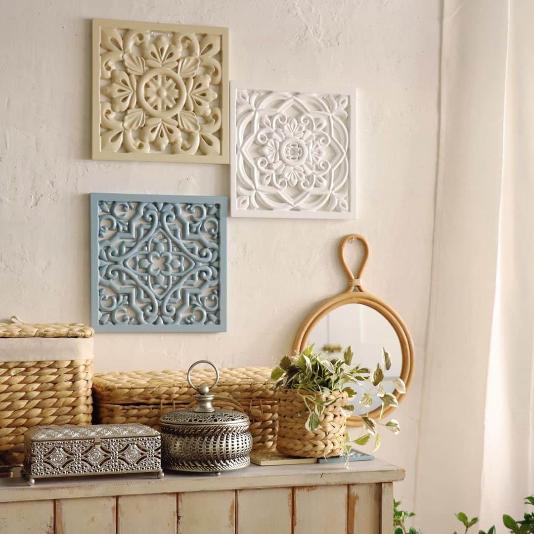 salut!のインスタグラム：「french moroccan styleシリーズの中からインテリアプレートが入荷しました！！  壁にかけたり、プレートの上に植物やインテリアを置いたりいろいろな使い方ができそうですよね𓇬𓂂𓈒  詳細は画面をタップしてチェックしてみてくださいねˊᵕˋ  ※店舗により在庫数が異なります。 ご来店の前にお近くの店舗までご確認くださいますようお願い致します。  #サリュ #salut #まいにちインテリア  #インテリアプレート #プレート  #プチプラ #プチプラ雑貨 #プチプラインテリア #プチプラ小物 #プチプラ通販  #インテリア雑貨 #インテリア小物 #インテリア  #ナチュラルな暮らし #ナチュラルインテリア #ナチュラルコーデ #ナチュラル　#smileispower_p」