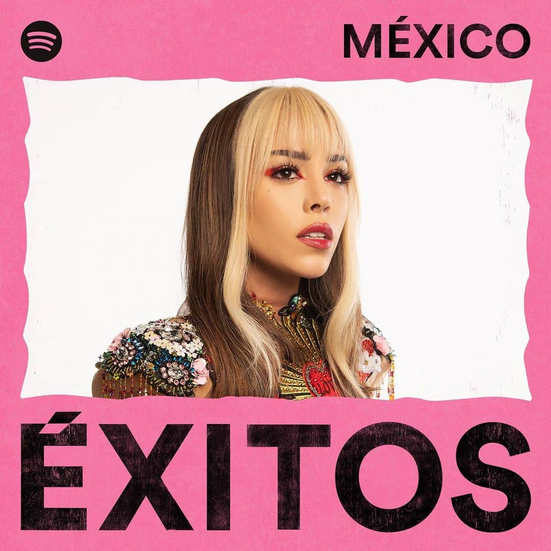 Danna Paolaさんのインスタグラム写真 - (Danna PaolaInstagram)「😭♥️♥️♥️♥️♥️ Tenemos portada de la playlist #ÉxitosMéxico en @spotifymx 🎧」1月29日 10時28分 - dannapaola