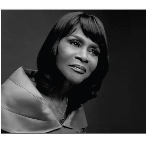 ショーンジョンのインスタグラム：「Award-winning Actress, Civil Rights Icon, Mother and Legend! Cicely Tyson shattered the stereotypes of Black people on the big screen with style and grace. 🌹🌹🌹」