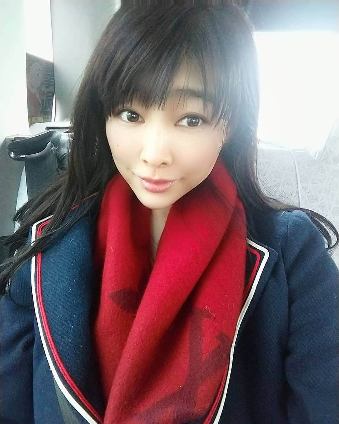 松坂南さんのインスタグラム写真 - (松坂南Instagram)「この日も、移動中～🎵  #グラドル自画撮り部  #model #selfie  #love #louisvuitton」1月29日 10時40分 - minami_matsuzaka
