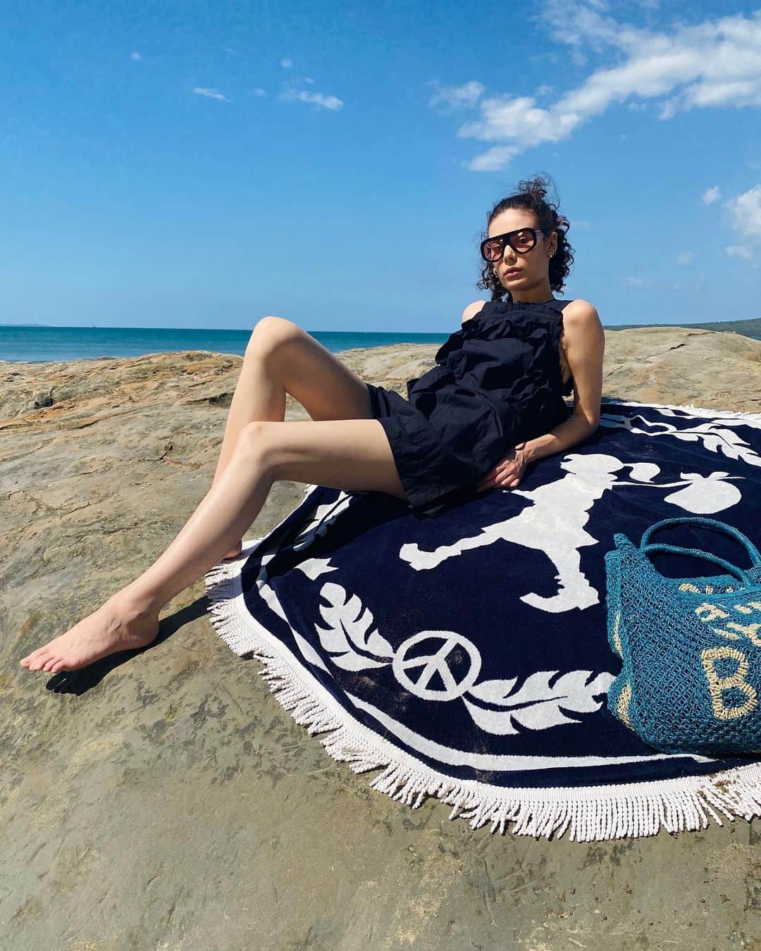 カレンウォーカーのインスタグラム：「Extremely lucky to have a beautiful long weekend ahead of us. Stay safe, Auckland!」