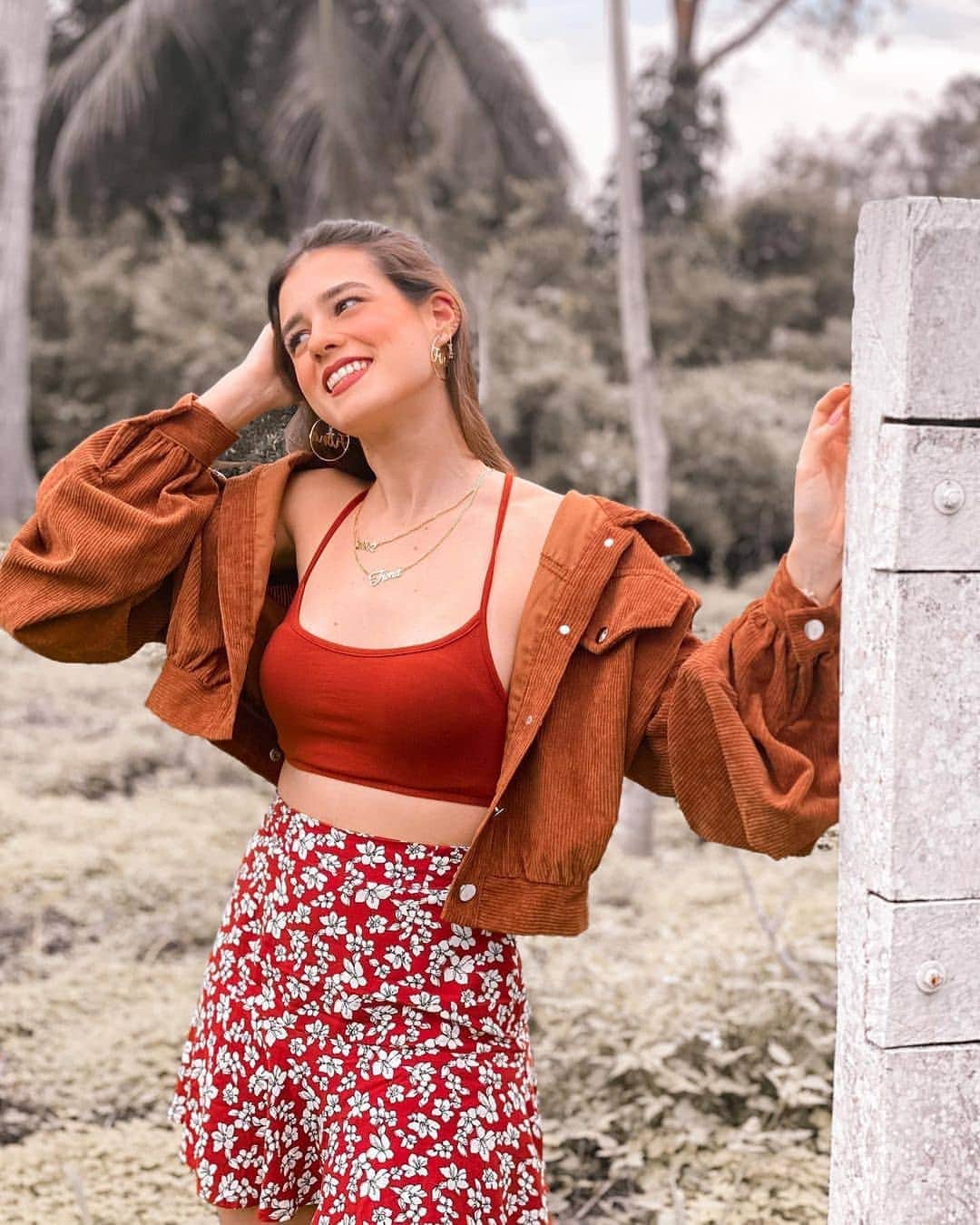SHEINのインスタグラム：「Carefree livin' 💐  @fiona.gm  Shop Item #: 804637  #SHEINgals #SHEINstyle #SHEINSS21 #chic」