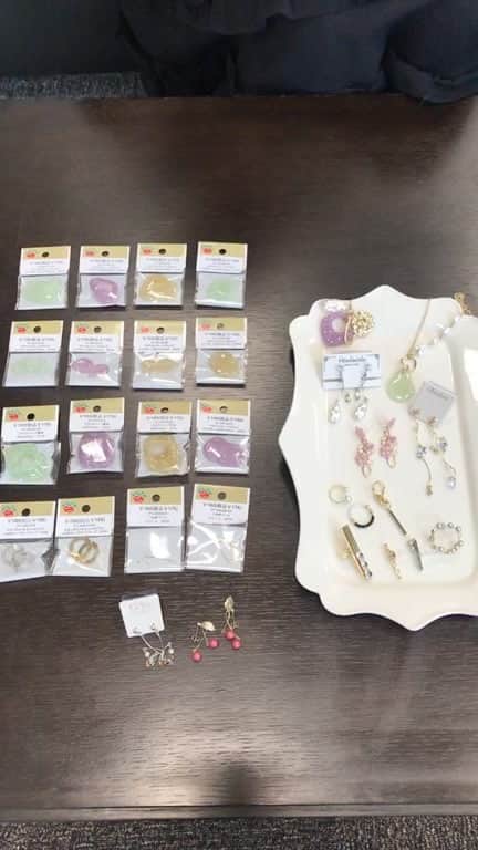のインスタグラム：「パーツクラブオンライン新商品紹介♪﻿ ﻿ 1/29(金)新商品紹介アーカイブです✨ 今週の新商品をご紹介いたします！﻿ ﻿ オンラインショップ 1/28(木)新商品はコチラ▼﻿ https://www.partsclub.jp/store/k~5Z/5Z80/  新レシピはコチラ▼﻿ ﻿ ・オリジナルレシピ﻿ https://www.partsclub.jp/store/recipe/recipe.aspx﻿ ﻿ ・スタッフアレンジレシピ﻿ https://www.partsclub.jp/store/pages/arrange_index_new.aspx  ・「イヤーアクセサリー」特集 https://www.partsclub.jp/store/pages/event_index.aspx」