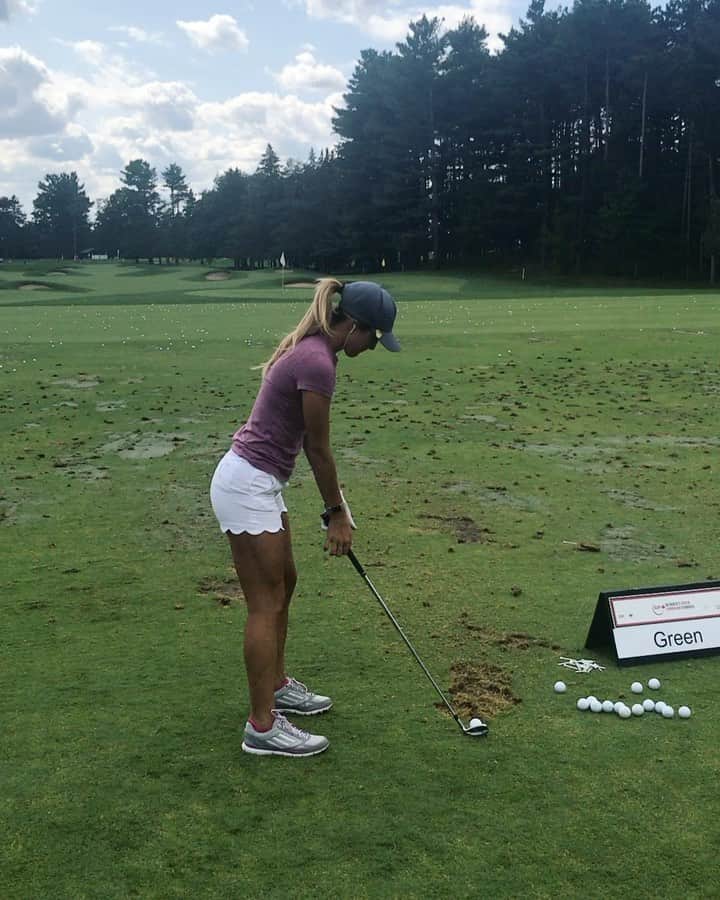 ジェイ・マリー・グリーンのインスタグラム：「Little throwback to 2017! 💜 I miss being able to grind... For those of you who have been asking me why I haven’t been playing or practicing, I got Covid right before New Year’s Day and it has knocked me down hard with every symptom 😩 slowly trying to build back my strength so I can be prepared for the ‘21 season!」