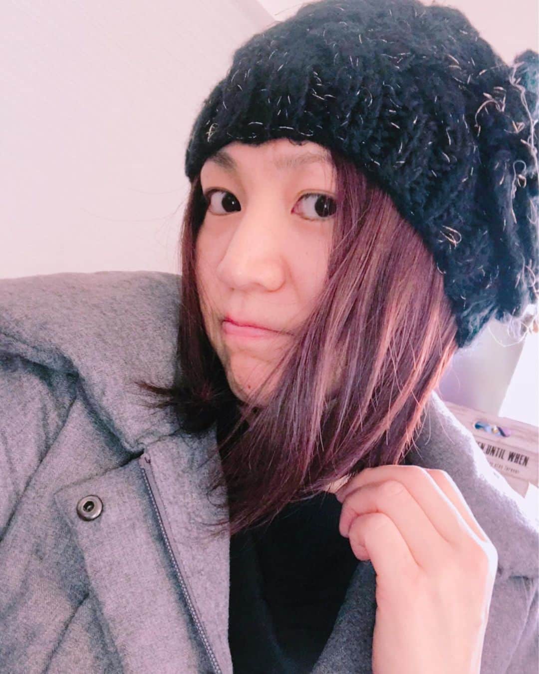 高橋みゆきのインスタグラム：「髪伸びたぞぉ〜💨💨さてどしよかなぁ🤔w #いつの間にか伸びてたw #切りたい気分は落ち着いた #でもこれから花粉くるからなぁ😰」