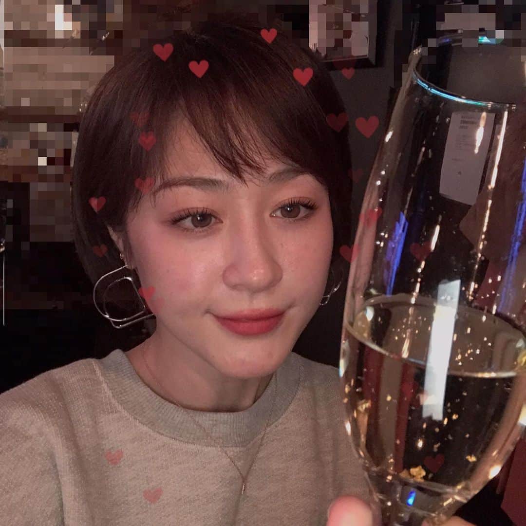 ラリソン彩華さんのインスタグラム写真 - (ラリソン彩華Instagram)「😍🥂✨ #マゼレイジャポン#金粉#シャンパン#ジョンクリストフ#ピノノワール」1月29日 11時15分 - ayakalarrison