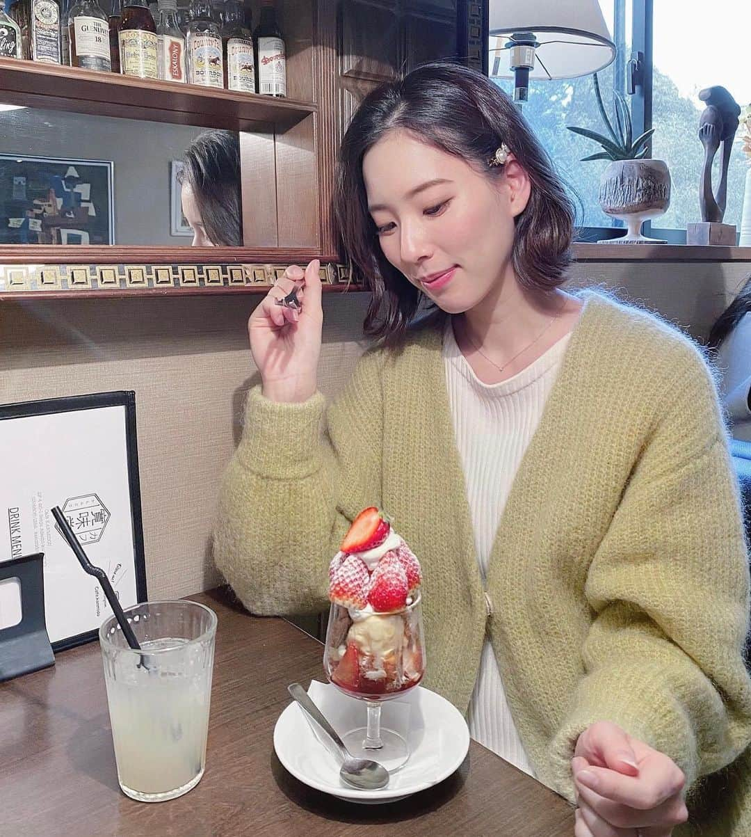 布川桃花さんのインスタグラム写真 - (布川桃花Instagram)「いちごパフェ大好き🍓  🗣カフェ 寛味堂 東京都足立区千住4-20-1 2F  #momoka_gourmet」1月29日 11時17分 - momoka_fukawa