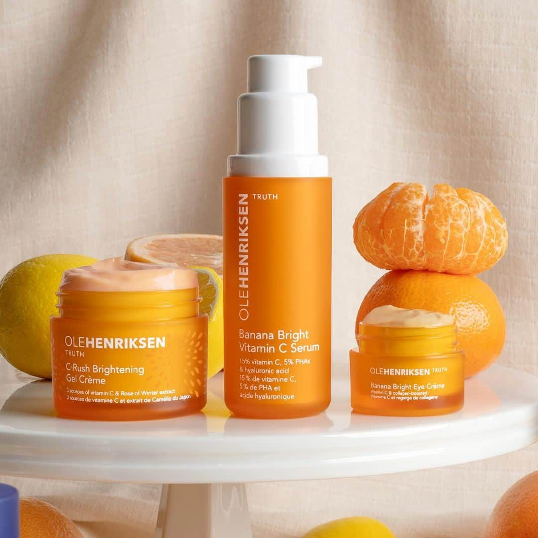 ウラヘンリクセンさんのインスタグラム写真 - (ウラヘンリクセンInstagram)「The glow you can C 😍🍊 These three are made with Vitamin C to help you reveal a truly luminous #OleGlow: ✨ Get brighter, bouncier skin in 7 days with Banana Bright Vitamin C Serum ✨ Color-correct the entire eye area and prep for concealer with Banana Bright Eye Crème ✨ Hydrate and firm skin with C-Rush Brightening Gel Crème Have you tried these three together yet?」1月29日 11時29分 - olehenriksen