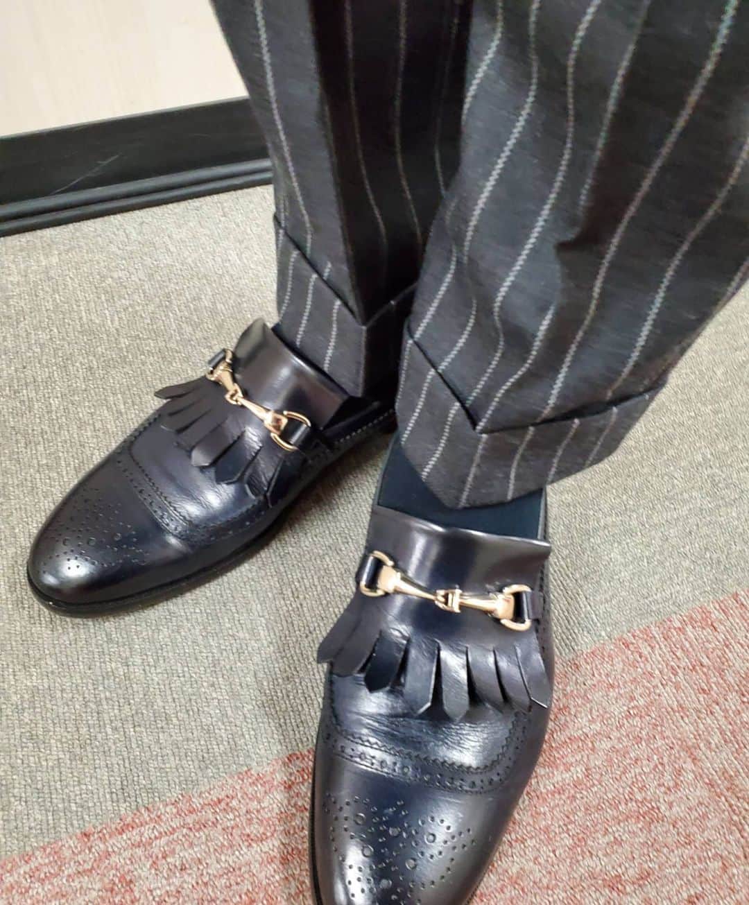 峰竜太さんのインスタグラム写真 - (峰竜太Instagram)「#バイキングmore #suit#brilla #shirt#doone#tie#liverano_liverano#shoes#doucalsshoes」1月29日 11時42分 - mineryuta
