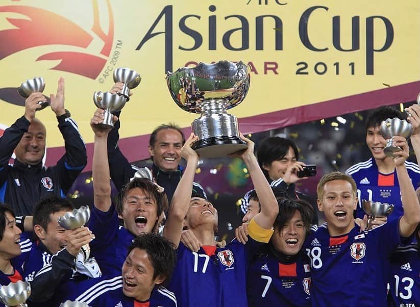 李忠成さんのインスタグラム写真 - (李忠成Instagram)「僕らは一生涯の仲間達。 監督、コーチ、選手、サポーター、チーム関係者…全ての人達で作り上げだ伝説を忘れない。 #日本が一つになれた日 #日本のためになれた日 #10年 @japanfootballassociation」1月29日 11時43分 - tadanarilee_official
