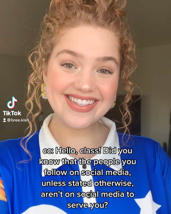 ブリー・キッシュのインスタグラム：「FACTS WITH FRIZZLE 🚌🪐✨🎨🦕💥✏️📚 follow me on tiktok - class is in session!」