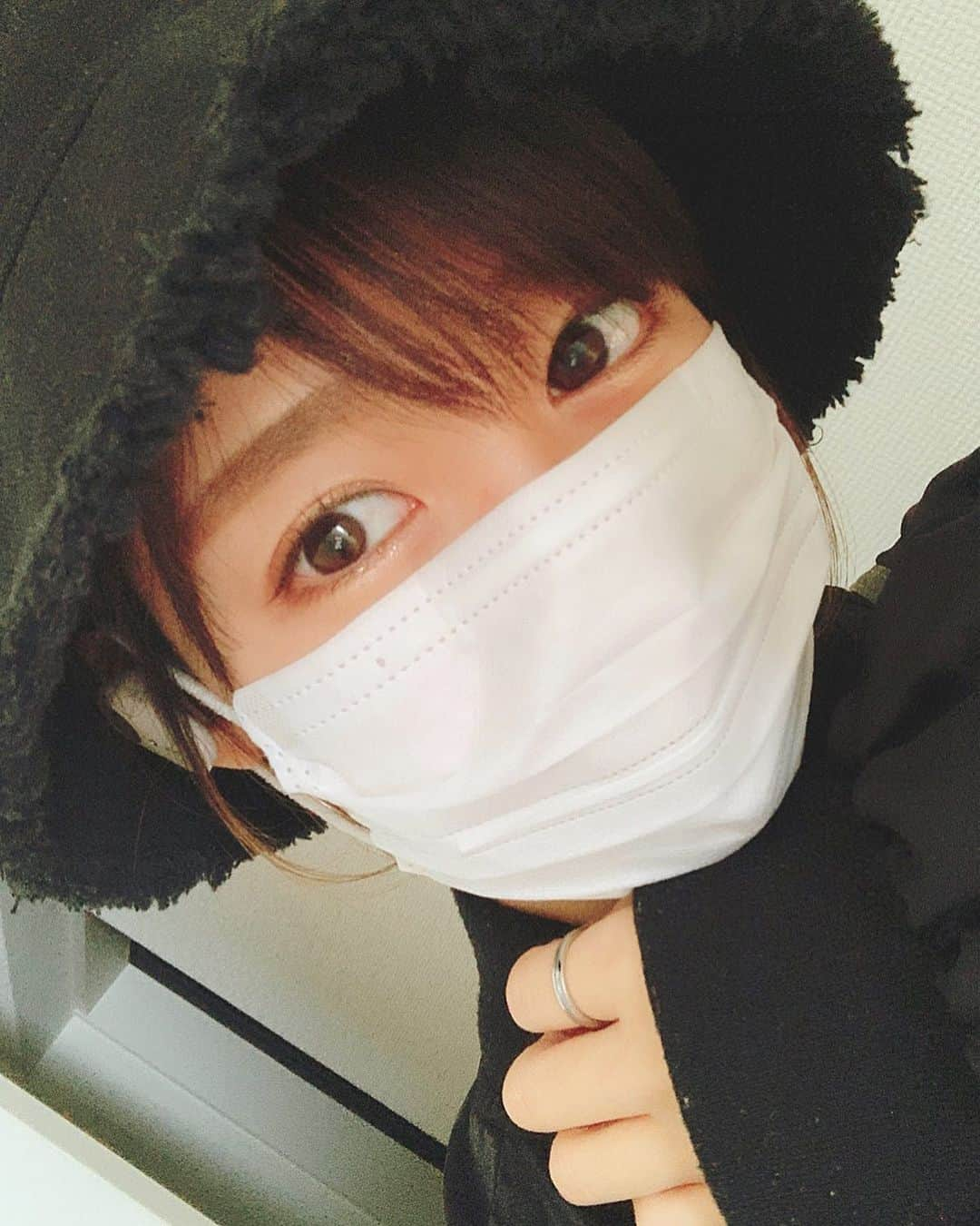 小嶋結里亜さんのインスタグラム写真 - (小嶋結里亜Instagram)「.﻿ .久しぶりの普通のマスク😷﻿ ﻿ ﻿ ❁﻿ ﻿ ❁﻿ ﻿ #妃乃ゆりあ #白マスク #今日あったかいね﻿ #これからあの子のランチへゆきます　💓」1月29日 11時47分 - hino_yuria127