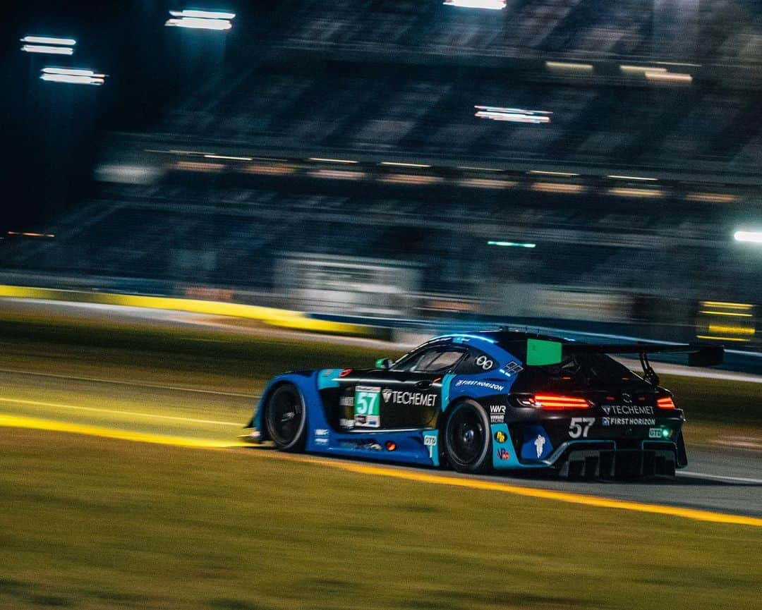 Mercedes AMGさんのインスタグラム写真 - (Mercedes AMGInstagram)「Preparing for the Rolex 24 At Daytona: impressions from our Mercedes-AMG GT3s during night practice at @Daytona International Speedway prior to the big @imsa_racing season opener. 📸  #AMGGT3 #MercedesAMG #MercedesAMGMotorsport #IMSA #Rolex24 #WeatherTechChampionship」1月29日 12時04分 - mercedesamg