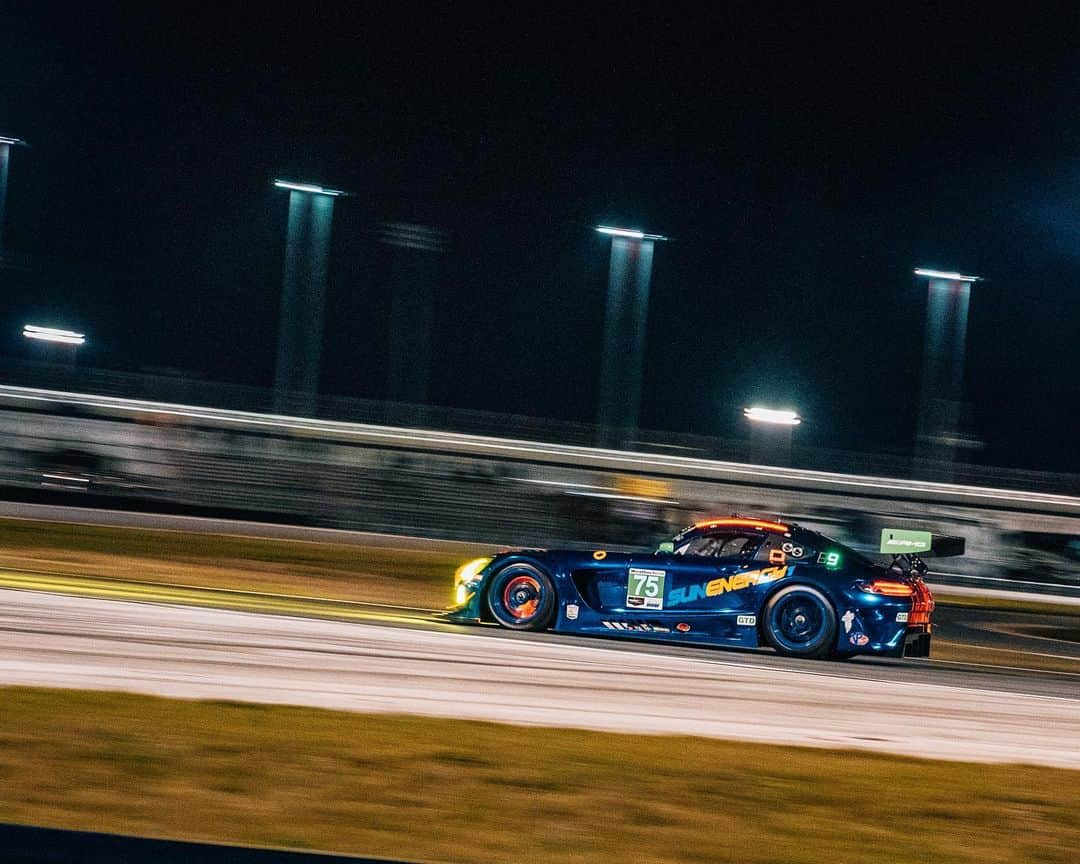 Mercedes AMGさんのインスタグラム写真 - (Mercedes AMGInstagram)「Preparing for the Rolex 24 At Daytona: impressions from our Mercedes-AMG GT3s during night practice at @Daytona International Speedway prior to the big @imsa_racing season opener. 📸  #AMGGT3 #MercedesAMG #MercedesAMGMotorsport #IMSA #Rolex24 #WeatherTechChampionship」1月29日 12時04分 - mercedesamg