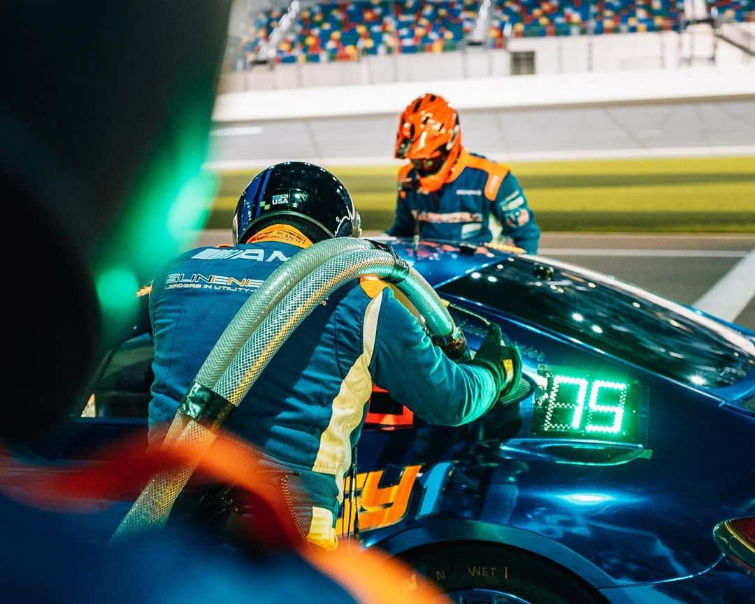 Mercedes AMGさんのインスタグラム写真 - (Mercedes AMGInstagram)「Preparing for the Rolex 24 At Daytona: impressions from our Mercedes-AMG GT3s during night practice at @Daytona International Speedway prior to the big @imsa_racing season opener. 📸  #AMGGT3 #MercedesAMG #MercedesAMGMotorsport #IMSA #Rolex24 #WeatherTechChampionship」1月29日 12時04分 - mercedesamg