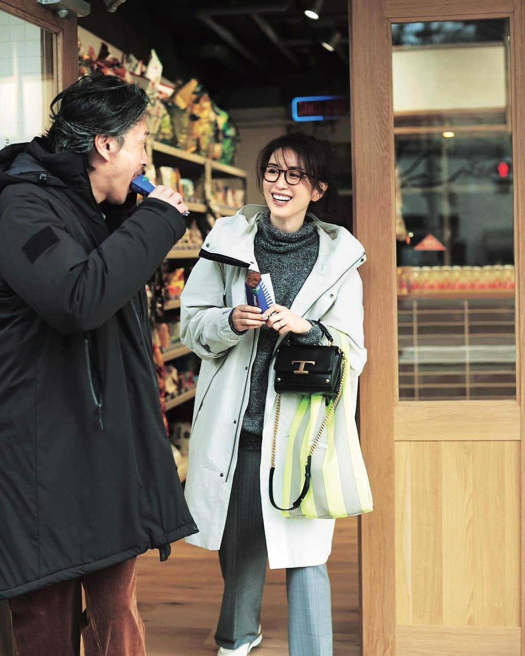 朝倉 豊のインスタグラム：「【ご近所消費時代、 真のオシャレは「ジモト映え」にあり！】 @story_love40 2月号 photo: #須藤敬一 氏 model: @maileavivi #章太郎 氏 haiemake: @kanbe61  composition: #西道倫子 氏 edit: @bearkumatoriya  #mywork」