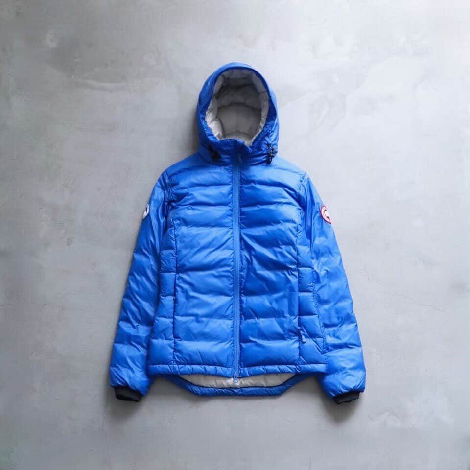 のインスタグラム：「[ ポイント10倍対象商品 ］ CANADA GOOSE / カナダグース “CAMP HOODY PBI” ￥70,400- _ 〈online store / @digital_mountain〉 https://www.digital-mountain.net/shopbrand/ct487/ _ 【オンラインストア#DigitalMountain へのご注文】 *24時間受付 *15時までのご注文で即日発送 * 1万円以上ご購入で送料無料 tel：084-973-8204 _ We can send your order overseas. Accepted payment method is by PayPal or credit card only. (AMEX is not accepted)  Ordering procedure details can be found here. >>http://www.digital-mountain.net/html/page56.html  _ 本店：#WonderMountain  blog>> http://wm.digital-mountain.info _ 〒720-0044  広島県福山市笠岡町4-18  JR 「#福山駅」より徒歩10分 #ワンダーマウンテン #japan #hiroshima #福山 #福山市 #尾道 #倉敷 #鞆の浦 近く _ 系列店：@hacbywondermountain _」