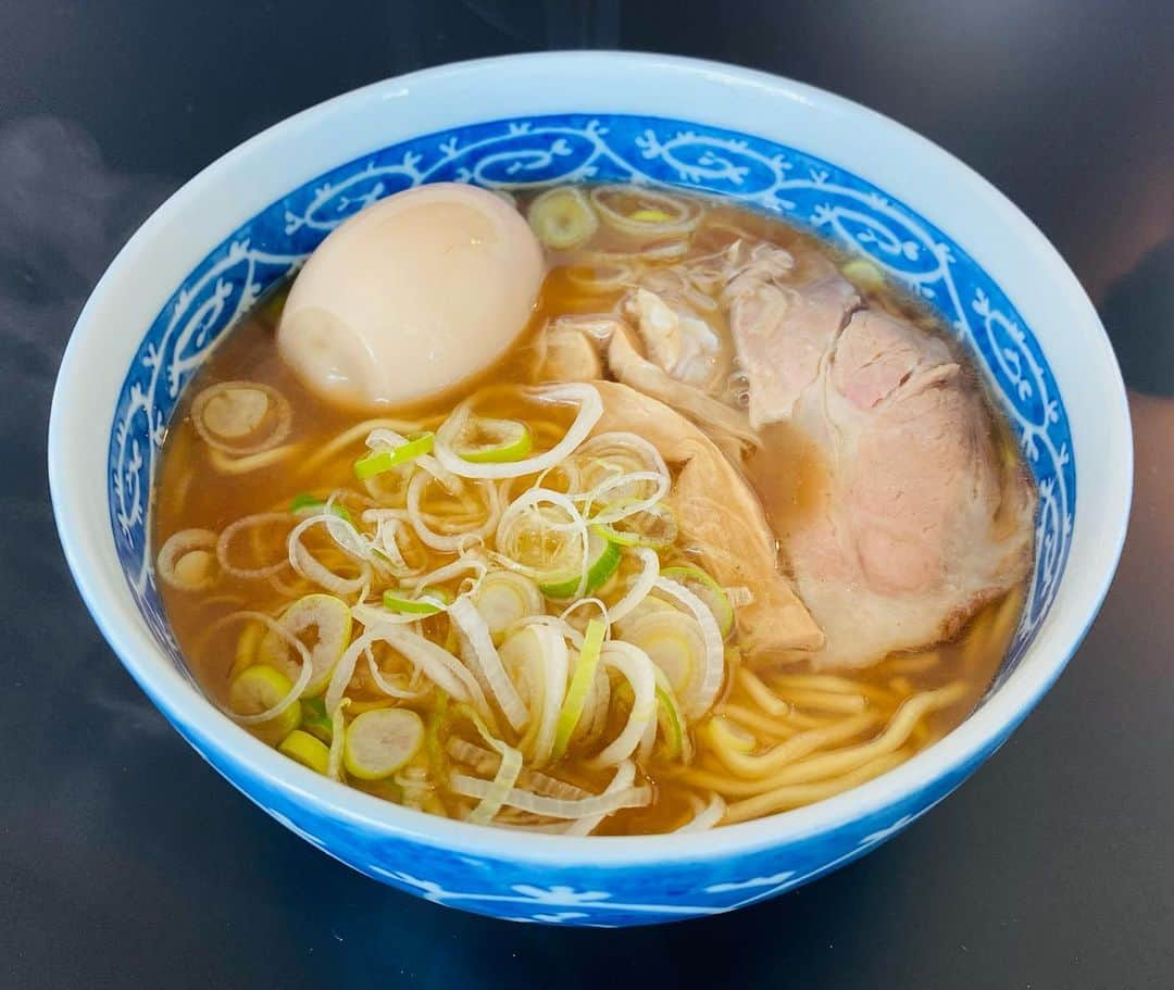 今井翼さんのインスタグラム写真 - (今井翼Instagram)「宅麺  旭川ラーメン  #ラーメン #旭川 #中華そば #風来堂 #旨い #パツパツ麺 #穂先めんま #とろとろ焼豚 #全てが好み #味玉 #自家製 #ラーメン好き #旭川好き  #ラーメン今井」1月29日 12時38分 - tsubasaimai_official