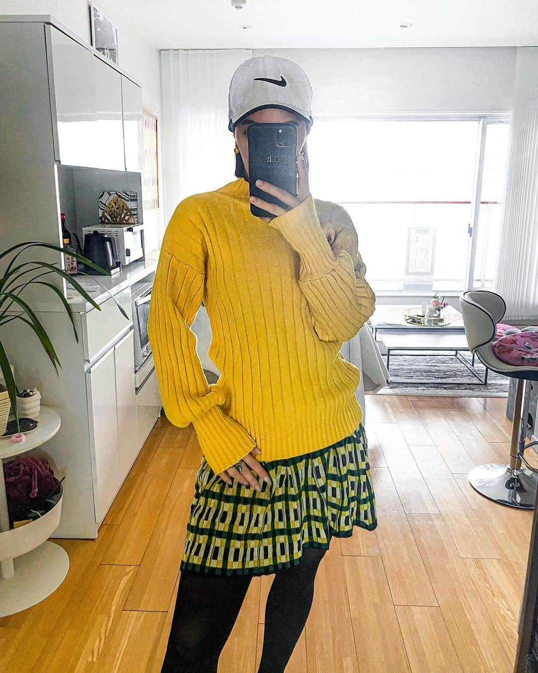 Gabrielaさんのインスタグラム写真 - (GabrielaInstagram)「#OOTD #Lookdodia #コーデ . Yellow vibes  . . #yellow #yellowcoordinate #fashion #tokyonista #yellowootd #コーデ　#イエローコーデ　#私服　#NIKE #ファッション　#amarelo #estilo」1月29日 12時44分 - rkgabriela