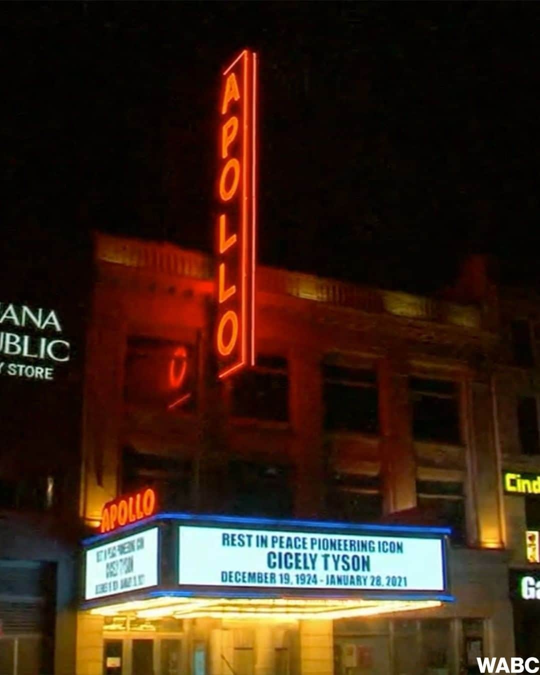 ABC Newsさんのインスタグラム写真 - (ABC NewsInstagram)「The Apollo Theater marquee honors actress Cicely Tyson, who died Thursday at age 96: “REST IN PEACE PIONEERING ICON.”」1月29日 13時00分 - abcnews